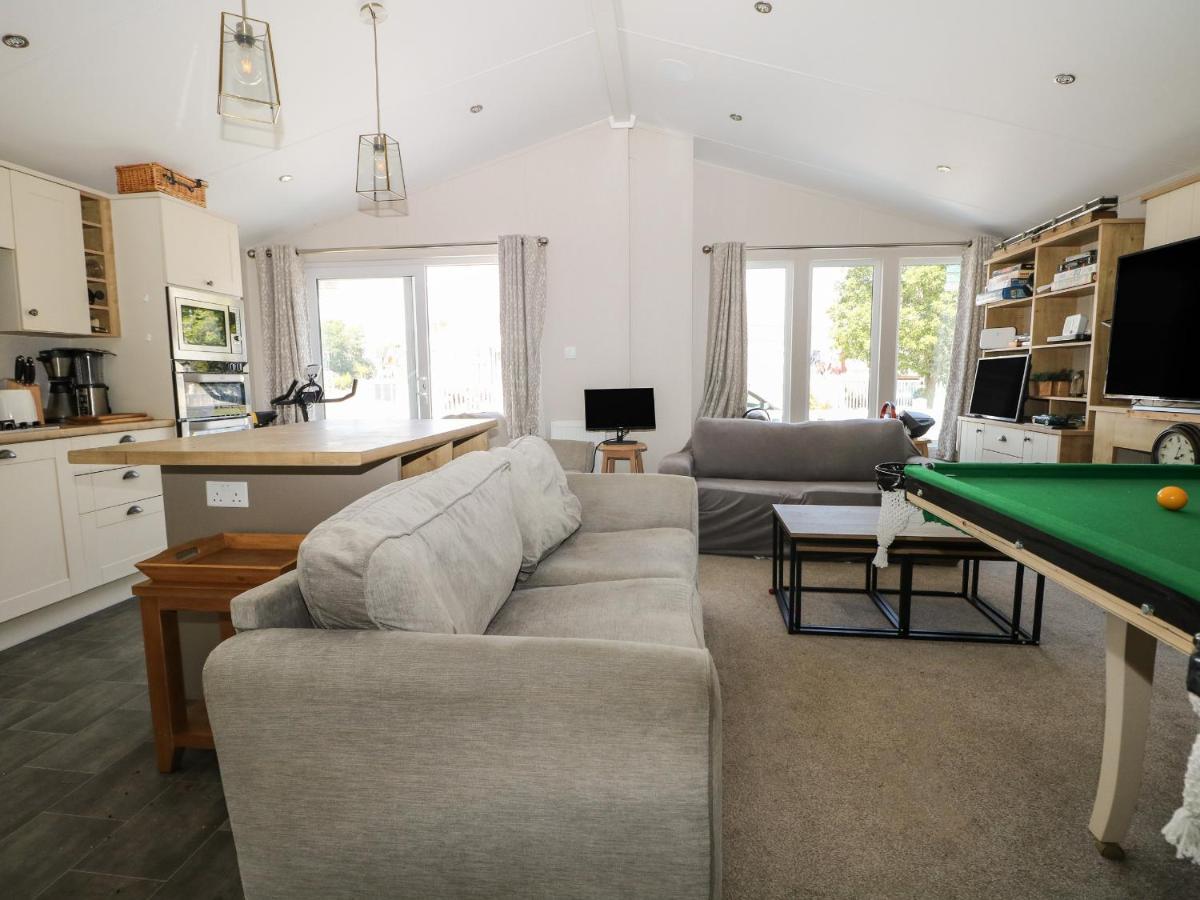 The Goodwood Lodge Chichester Exteriör bild